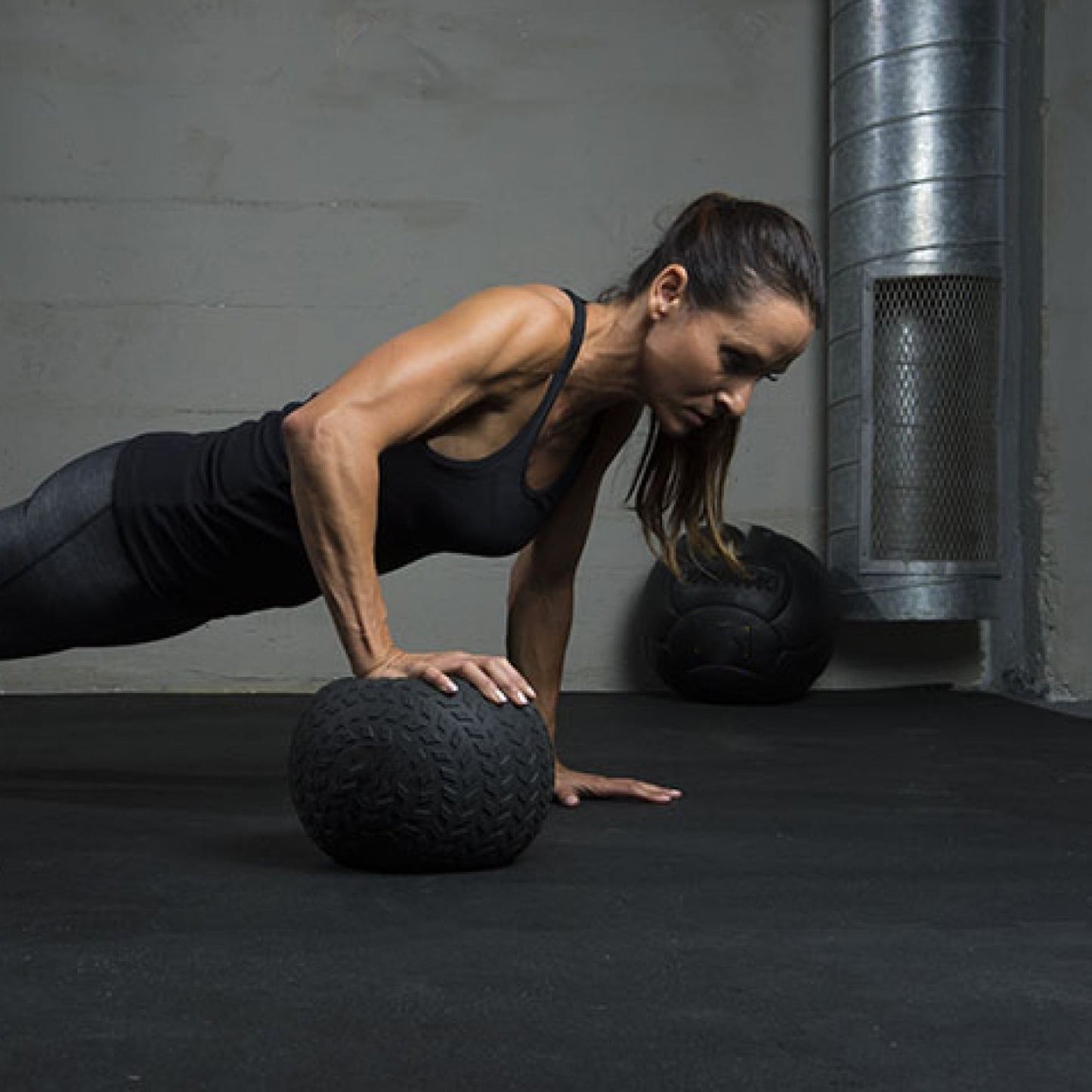 Adjustable Rubberized Slam Ball – Heavy‑Duty Treaded Core & Strength Training for Home Gym Workouts