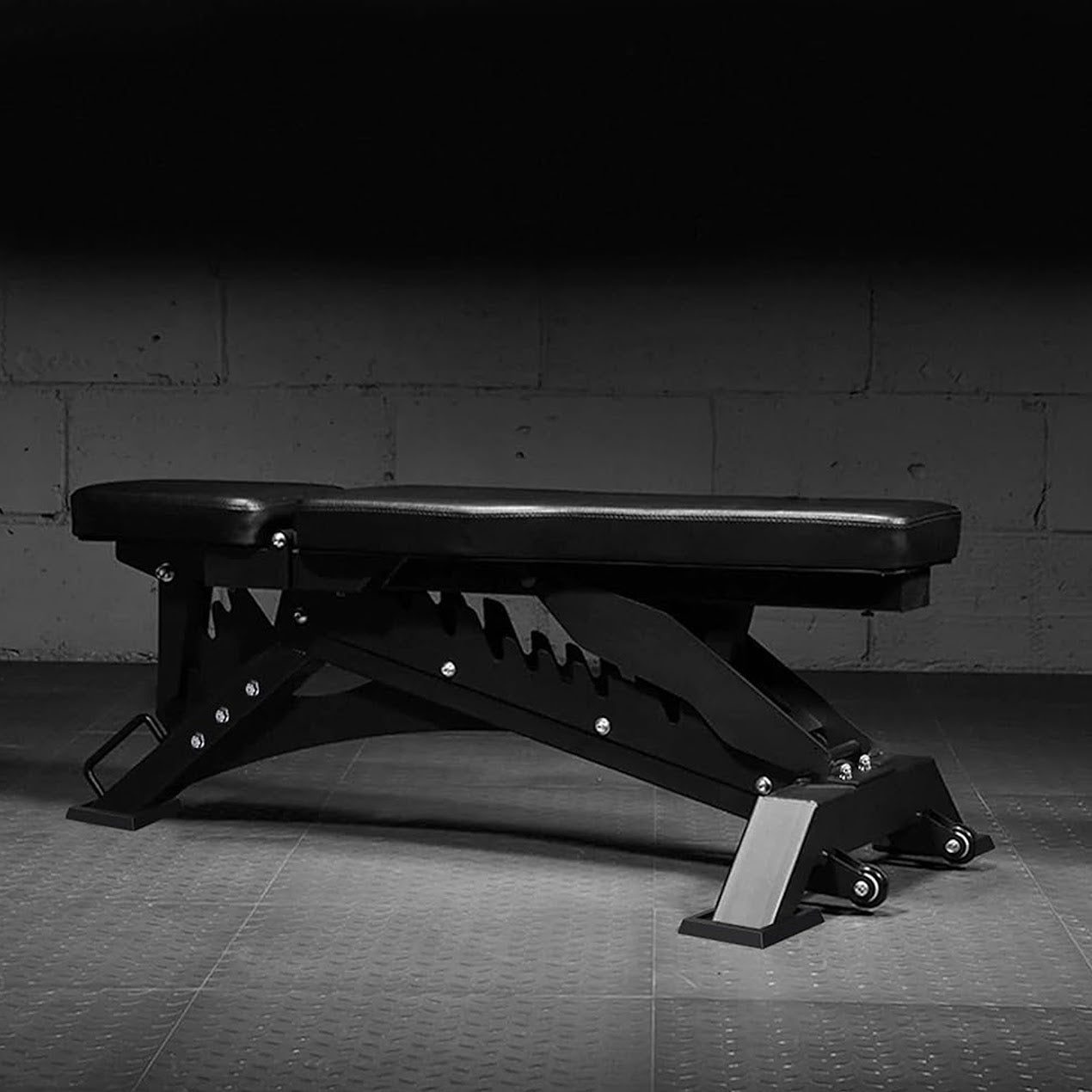 Heavy-Duty Weight Bench – Elite Strength Equipment for Home Gyms and Fitness Studios