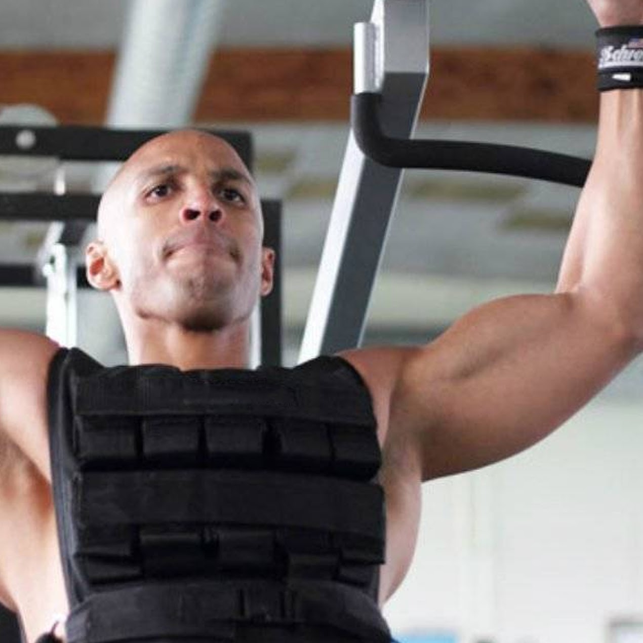 Strength Training Weighted Vest 30kg – Adjustable Load with Removable Metal Blocks, Reflective Safety Strips & Snug Fit for Running, Cardio & Workouts